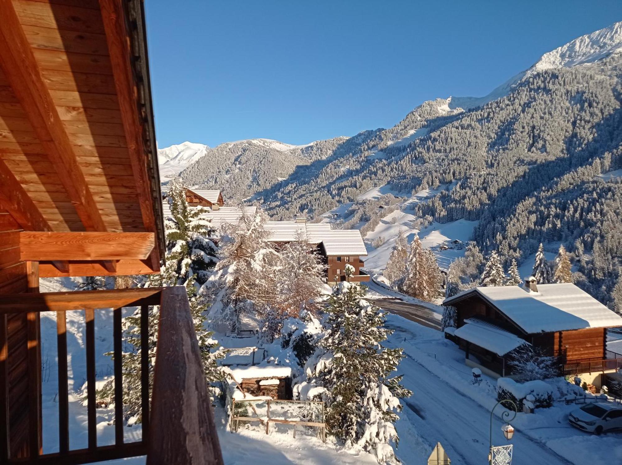 Apartment Duplex Chalet: Les Saisies Piste-side Retreat *